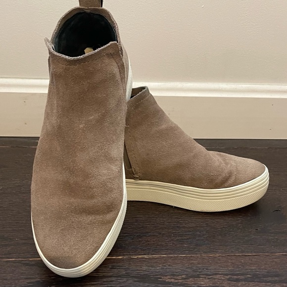 Dolce Vita Beige Suede Flat Ankle Boots size 7.5 - Picture 2 of 10